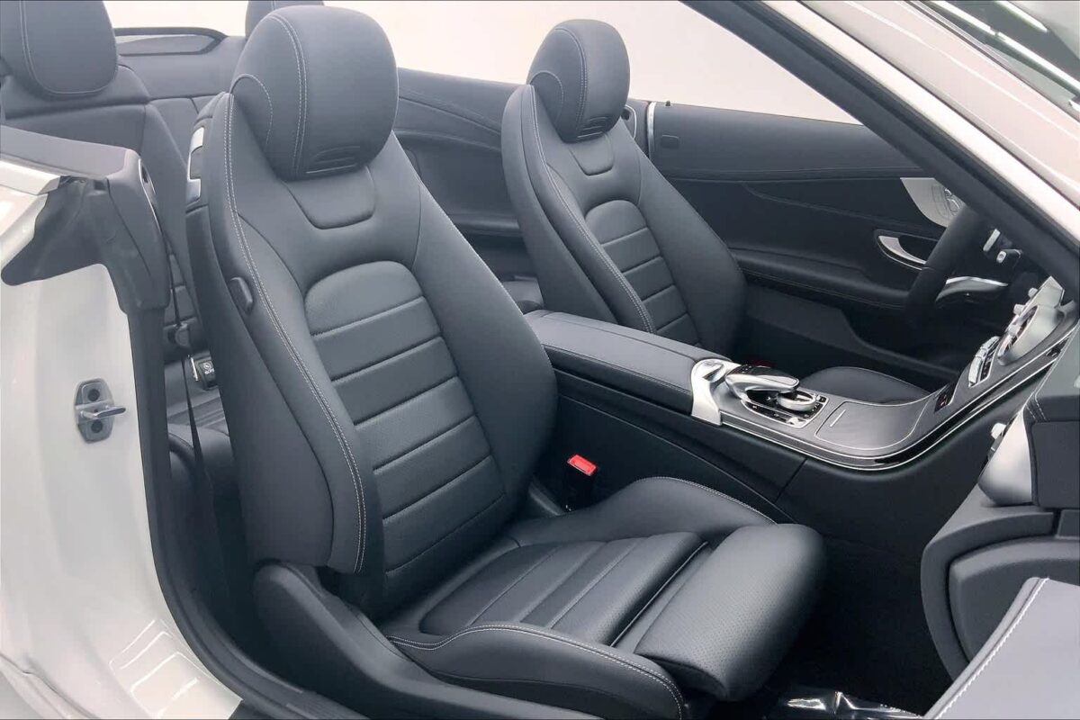 Mercedes C-Class Cabriolet Front seats