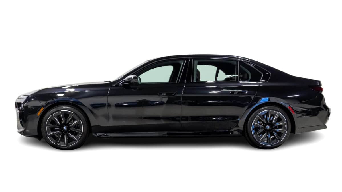 Black BMW 7 Series Side view