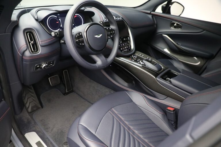 Aston Martin DBX Driver's seat