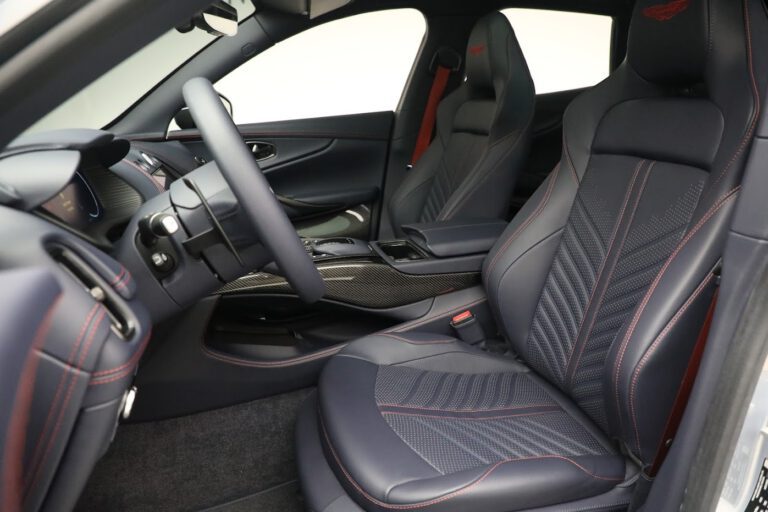 Aston Martin DBX Front seats