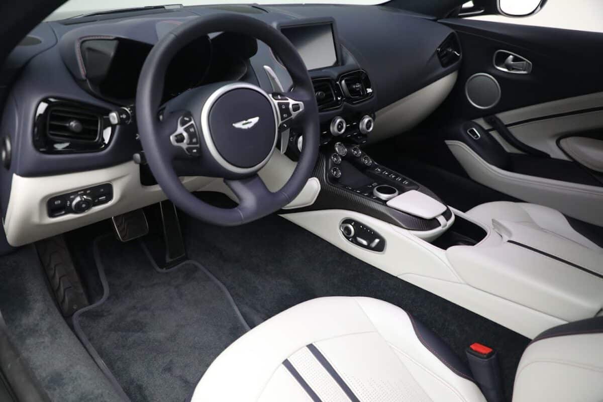 Aston Martin Vantage Driver's seat