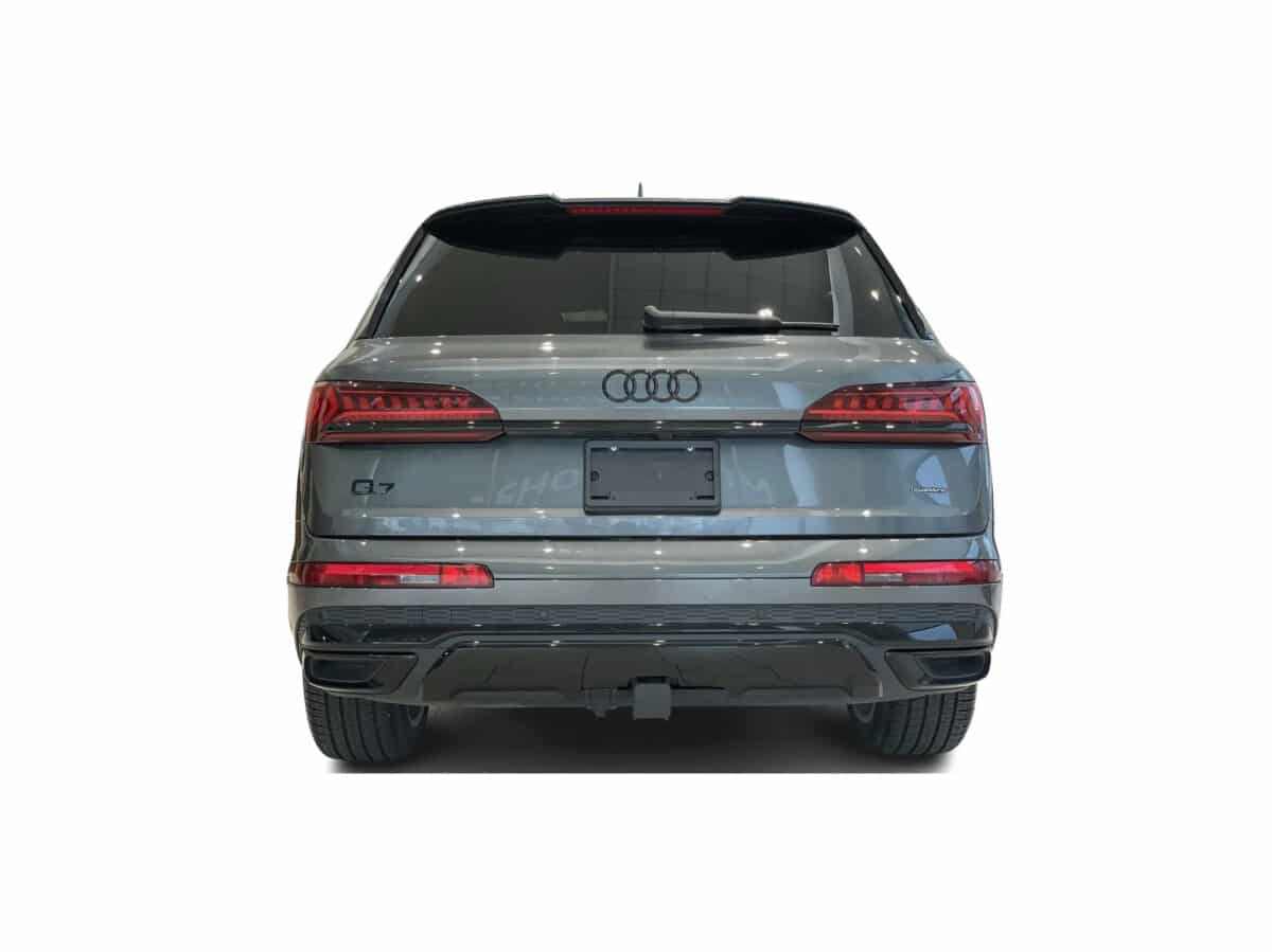 Audi Q7 View from the rear
