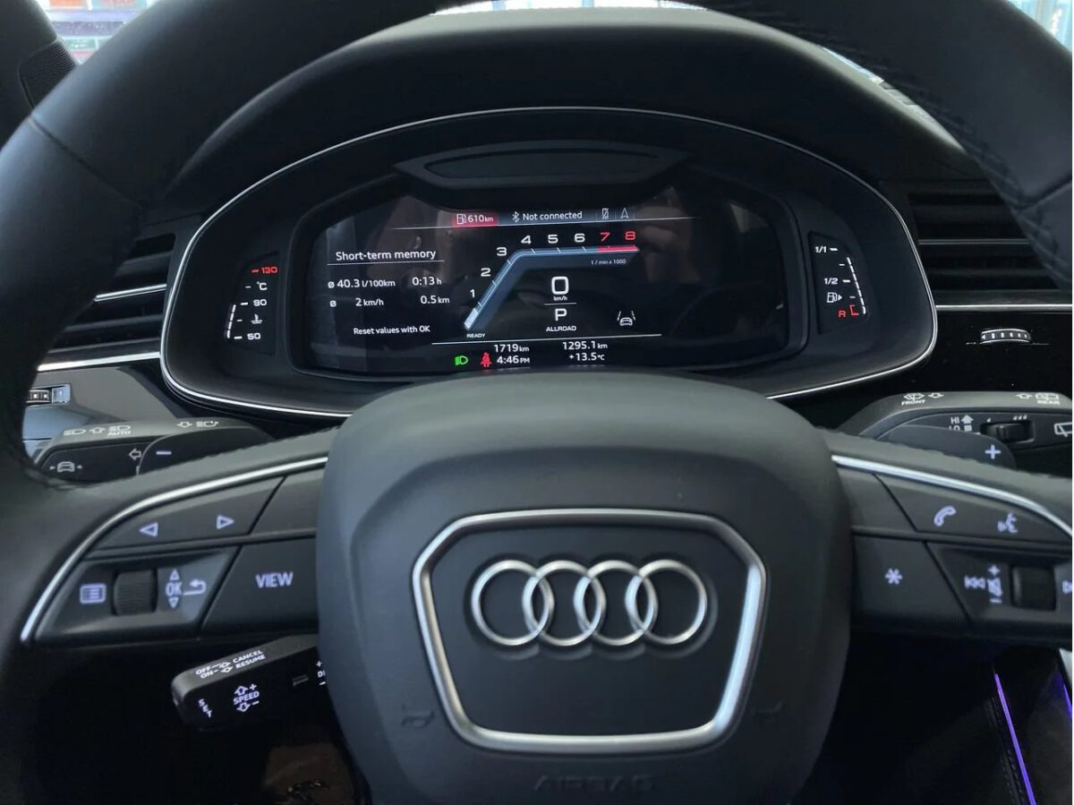 Audi Q7 Driving wheel