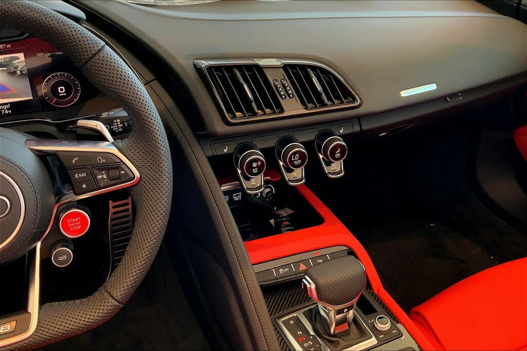 Audi R8 Spyder Leather gear selector