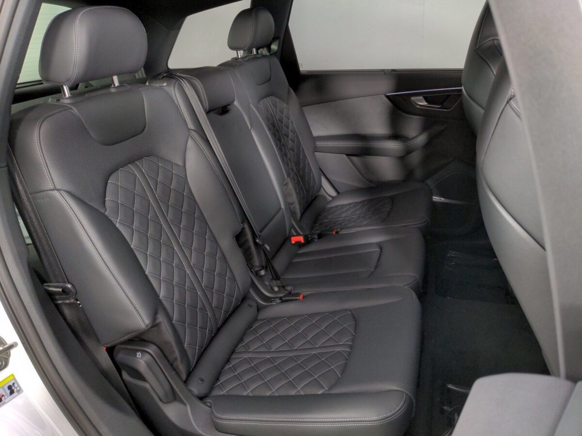 Audi SQ7 Back seats