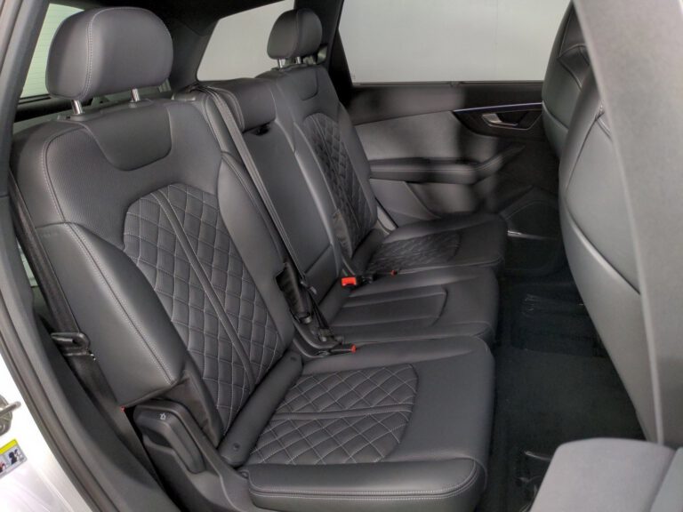 Audi SQ7 Back seats