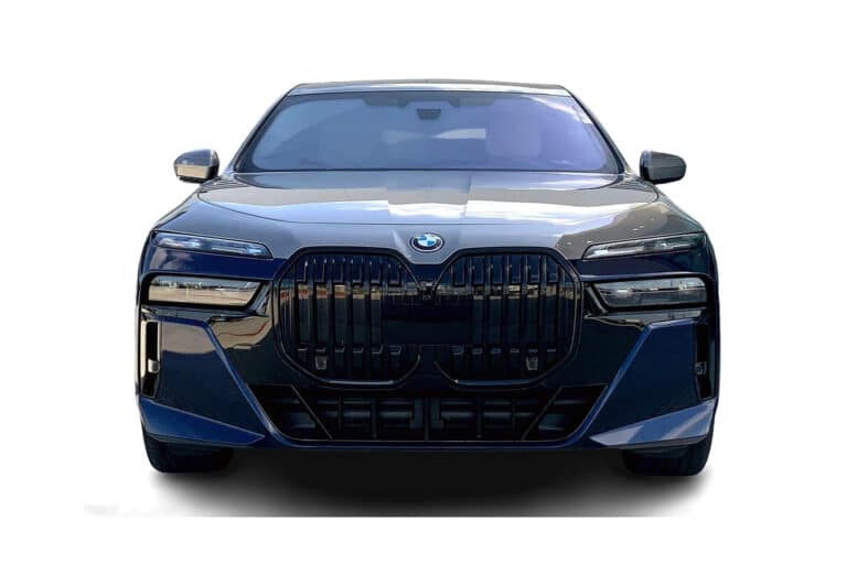 Blue BMW i7 Front view