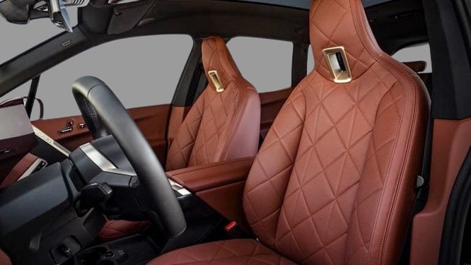 BMW iX Front seats