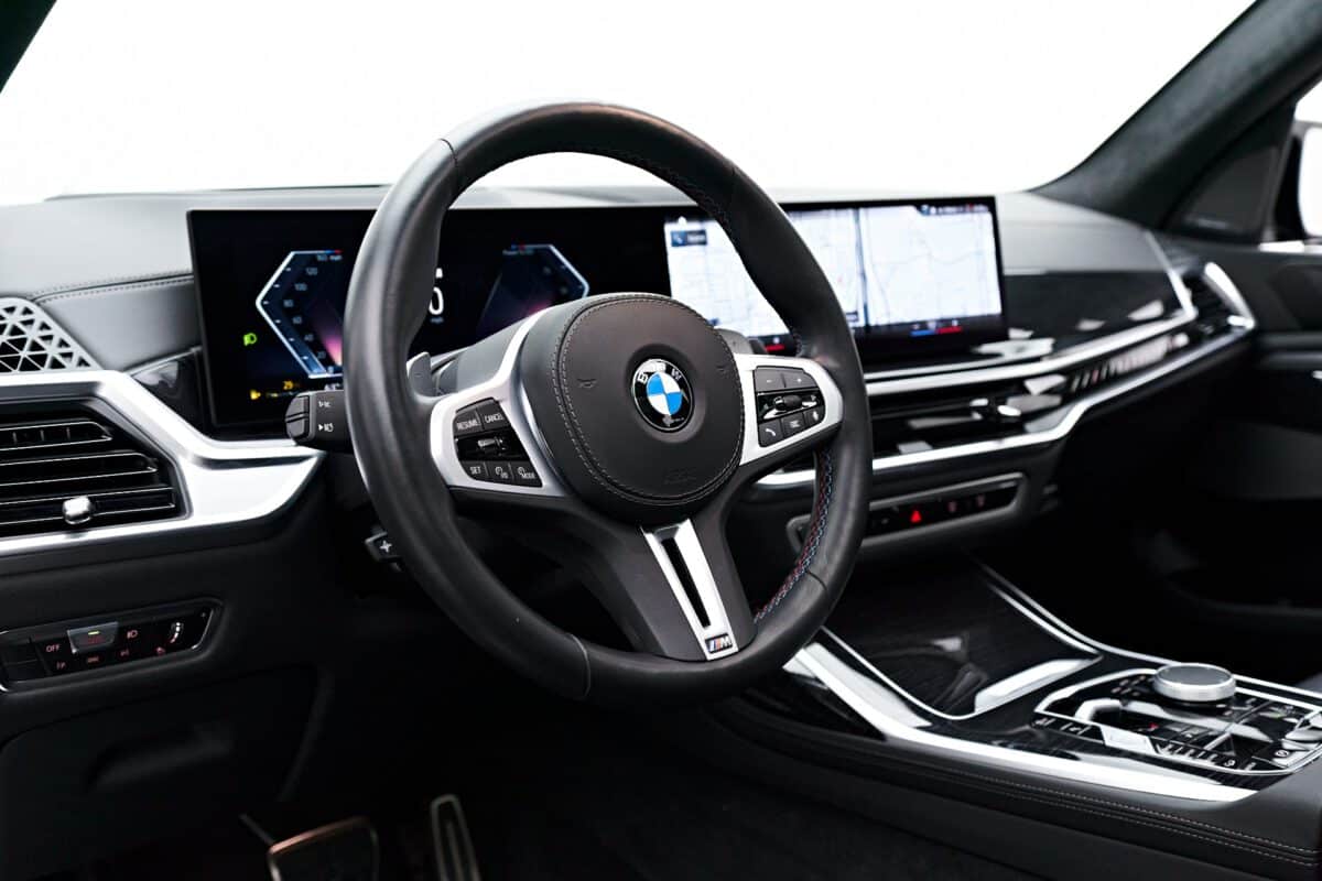 BMW X7 Driving wheel