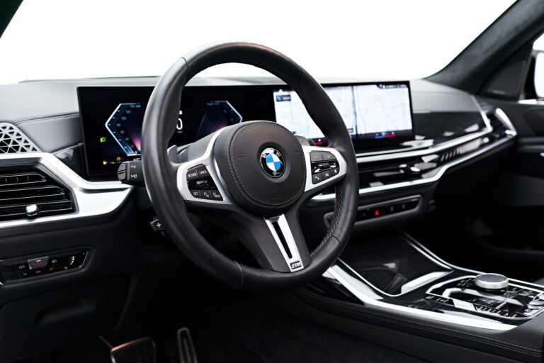 BMW X7 Driving wheel