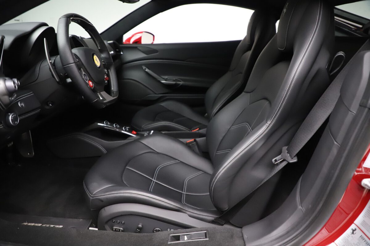 Ferrari 488 GTB Front seats