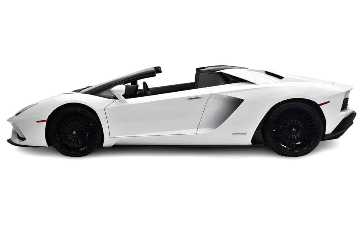 Lamborghini Aventador Roadster Side view