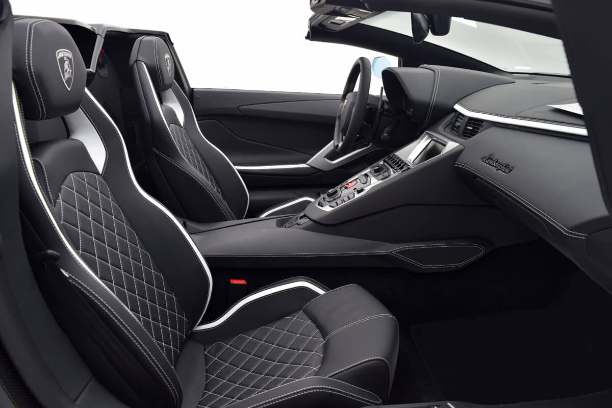 Lamborghini Aventador Roadster Front seats