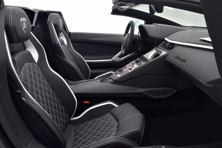Lamborghini Aventador Roadster Front seats