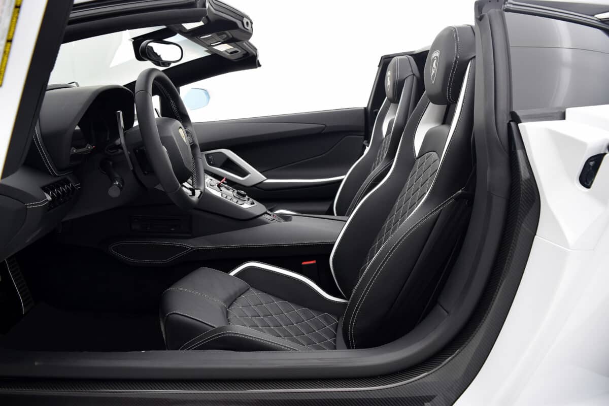 Lamborghini Aventador Roadster Interior