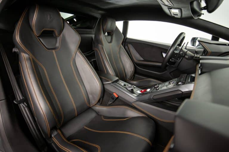 Lamborghini Huracan Front seats