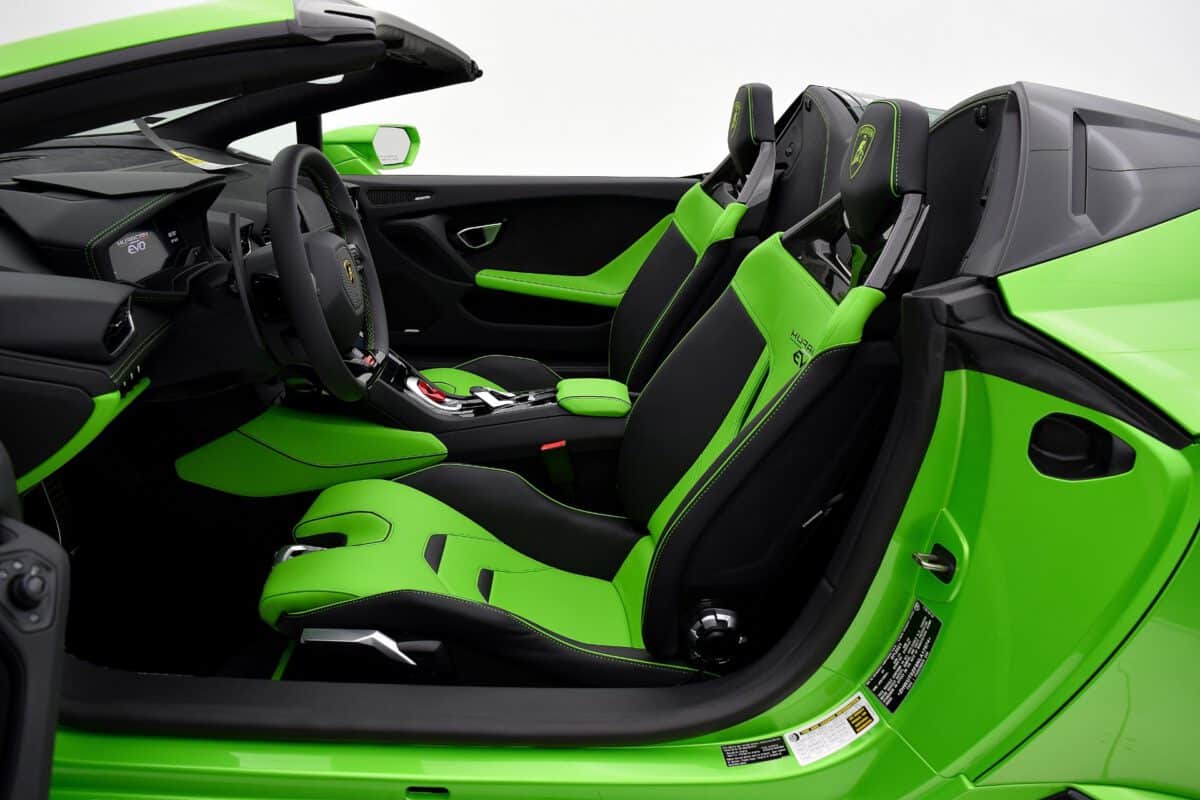 Lamborghini Huracan Evo Spyder Front seats