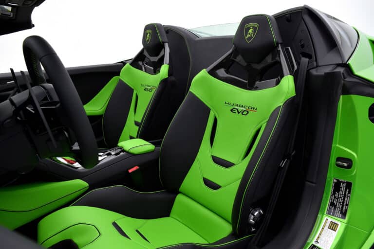 Lamborghini Huracan Evo Spyder Front seats closer view