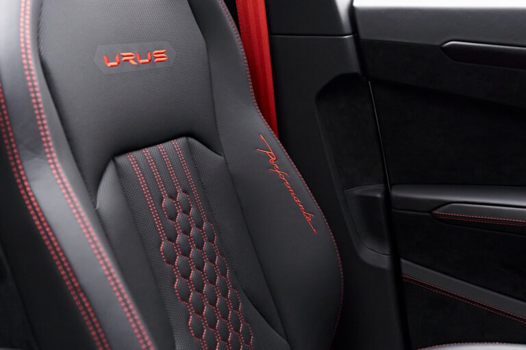 Lamborghini Urus Performante Extra Stitching Seat