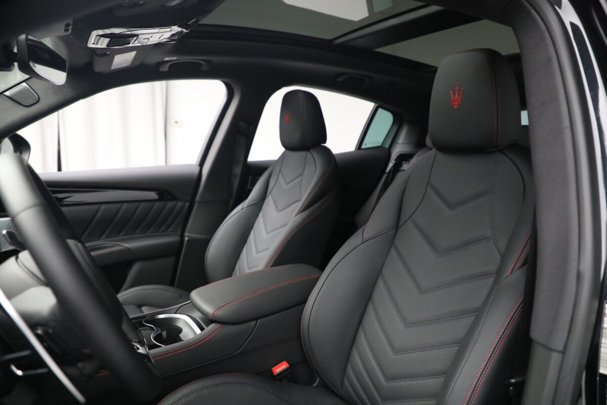 Maserati Grecale Front seats