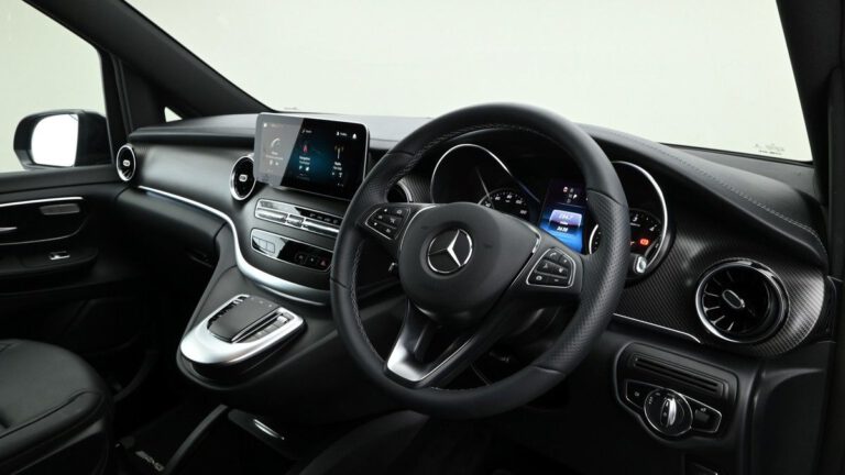 Mercedes V-Class Driving wheel + Dashboard