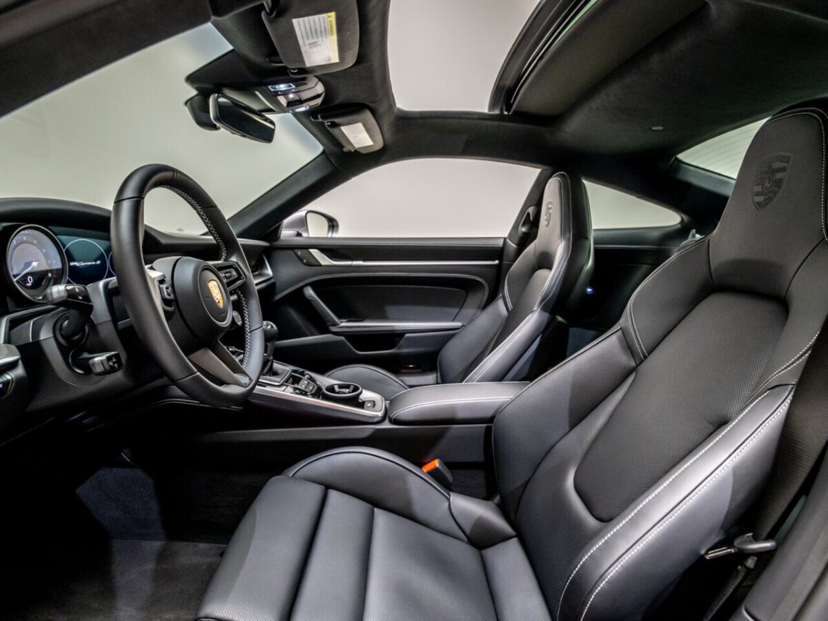 Porsche 911 Carrera S Front seats