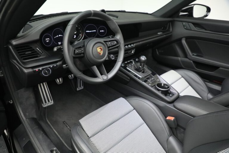 Porsche 911 Targa Cabin layout