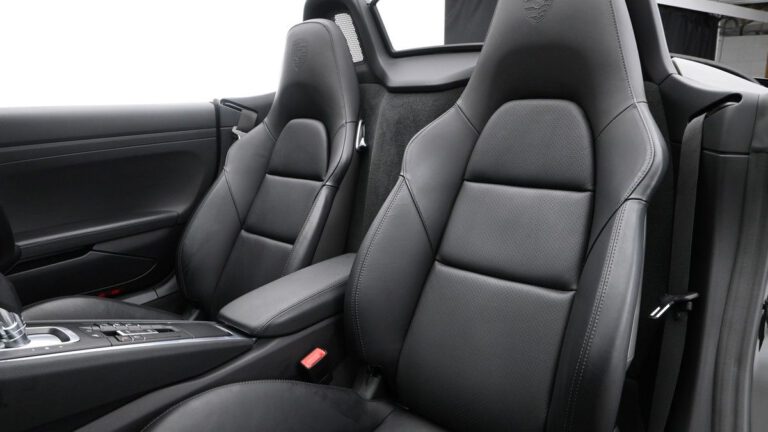 Porsche 718 Boxster Leather front seats