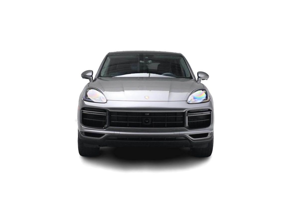 Porsche Cayenne Turbo Front view