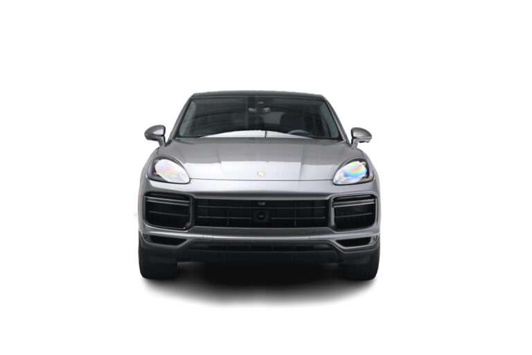 Porsche Cayenne Turbo Front view