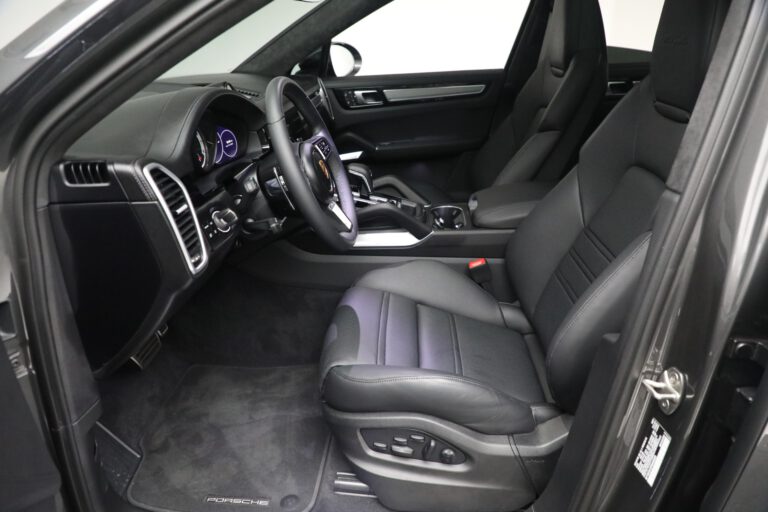 Porsche Cayenne Turbo Front seats