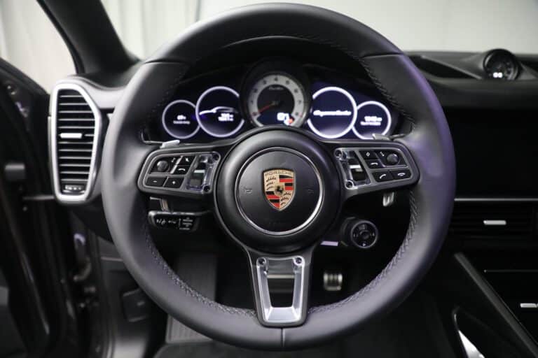 Porsche Cayenne Turbo Steering wheel