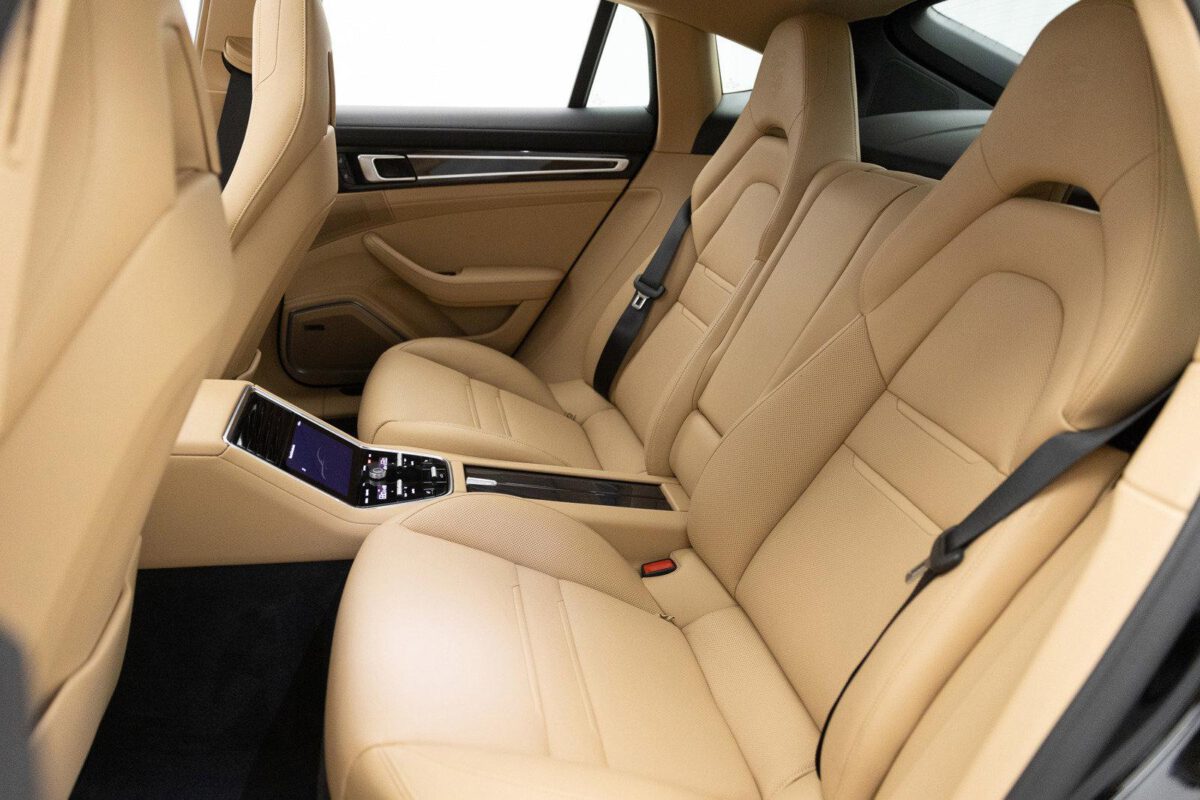 Porsche Panamera Rear seats