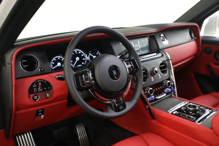 Rolls-Royce Cullinan Dashboard