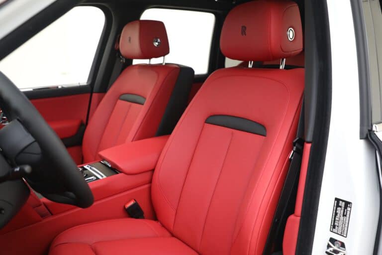 Rolls-Royce Cullinan Read leather front seats