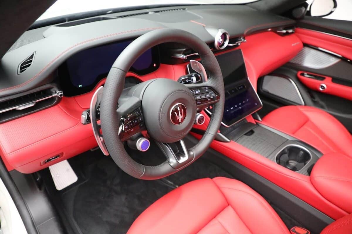 Maserati GranCabrio Driving wheel