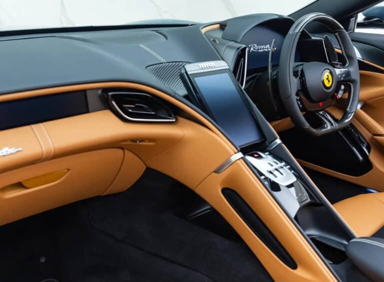 Ferrari Roma Spider Driving console