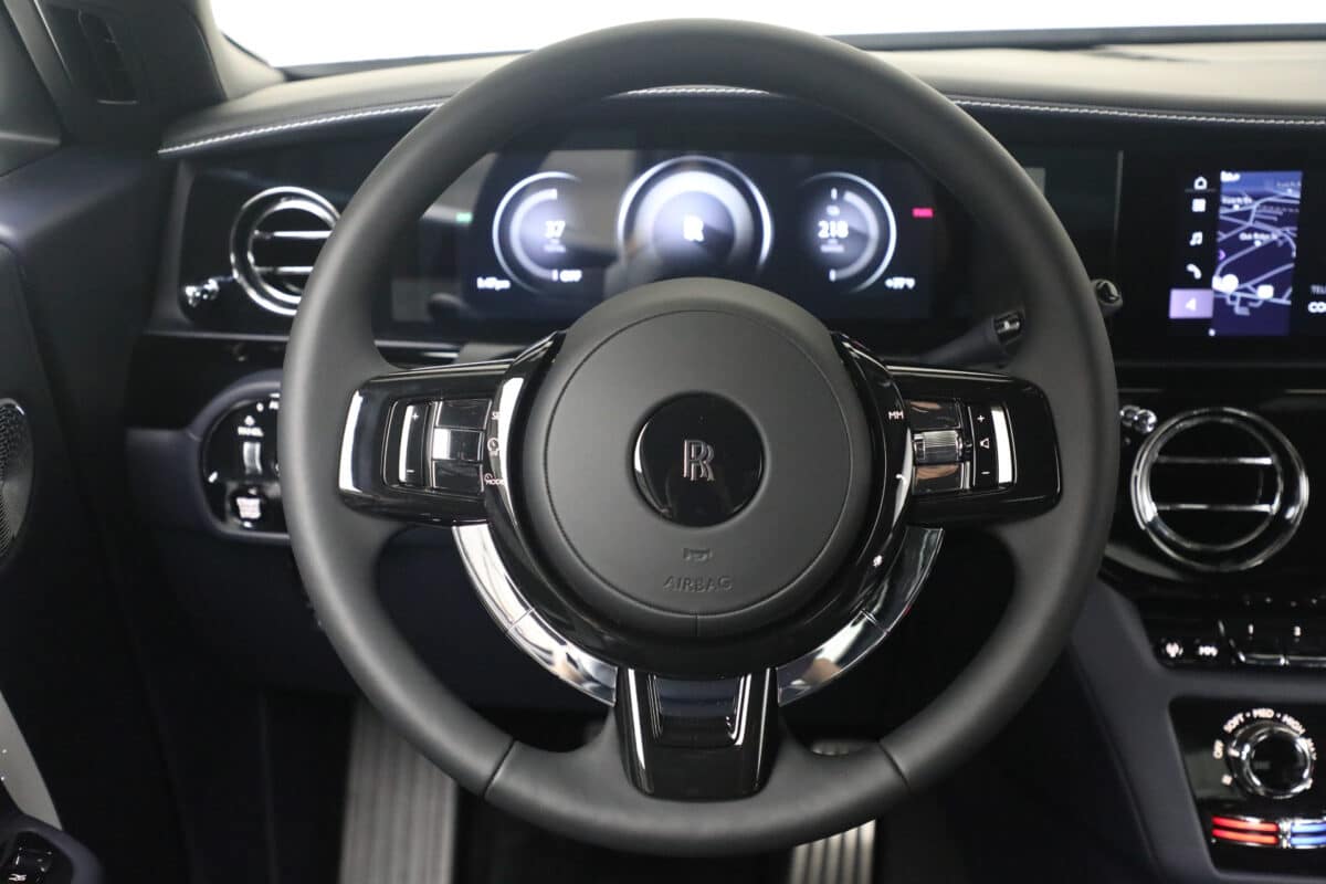 Rolls Royce Spectre driving wheel